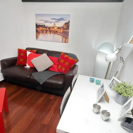 Sweet Burrow In Vatican Apartment Rome
